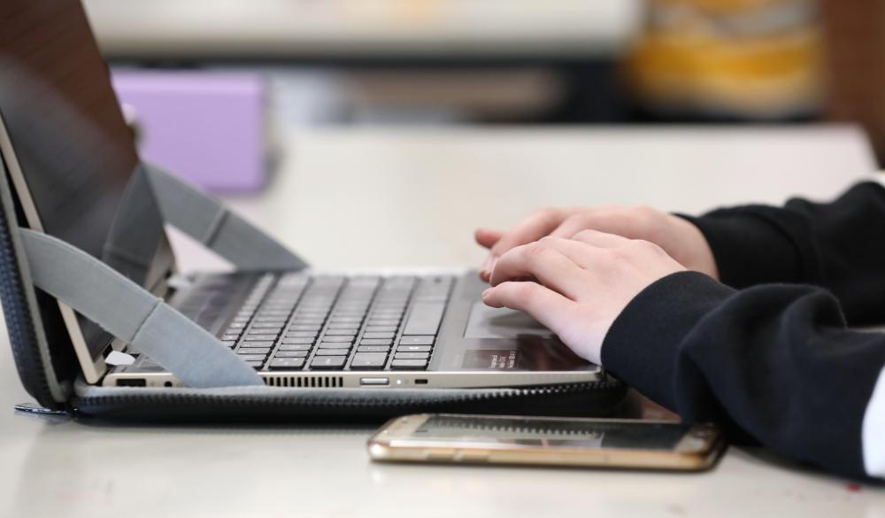 Australia Classroom Disruption Worst in World: Digital Detox Needed