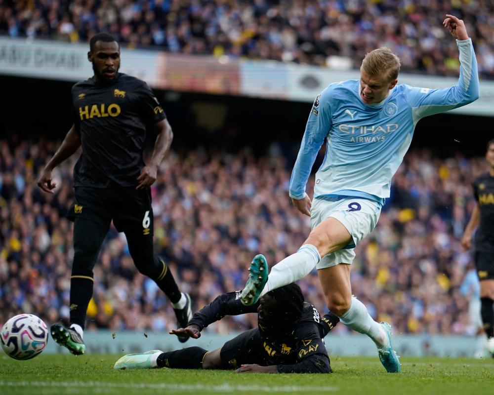 Haaland Fires Manchester City Past Ipswich as Maresca Sets Record