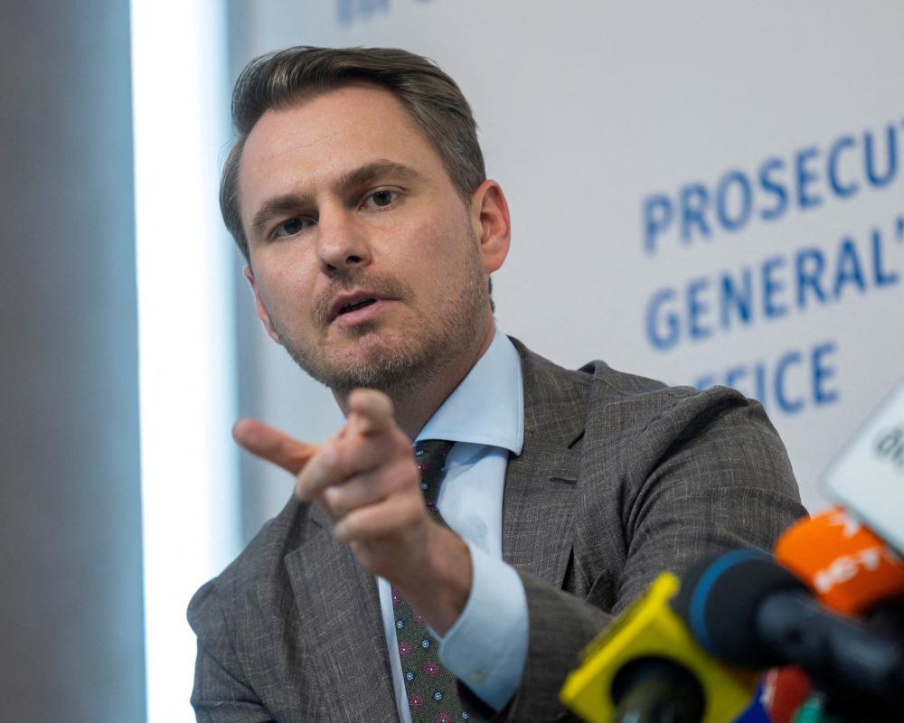 Ukraine's Prosecutor General Quits Amid Corruption Scandal