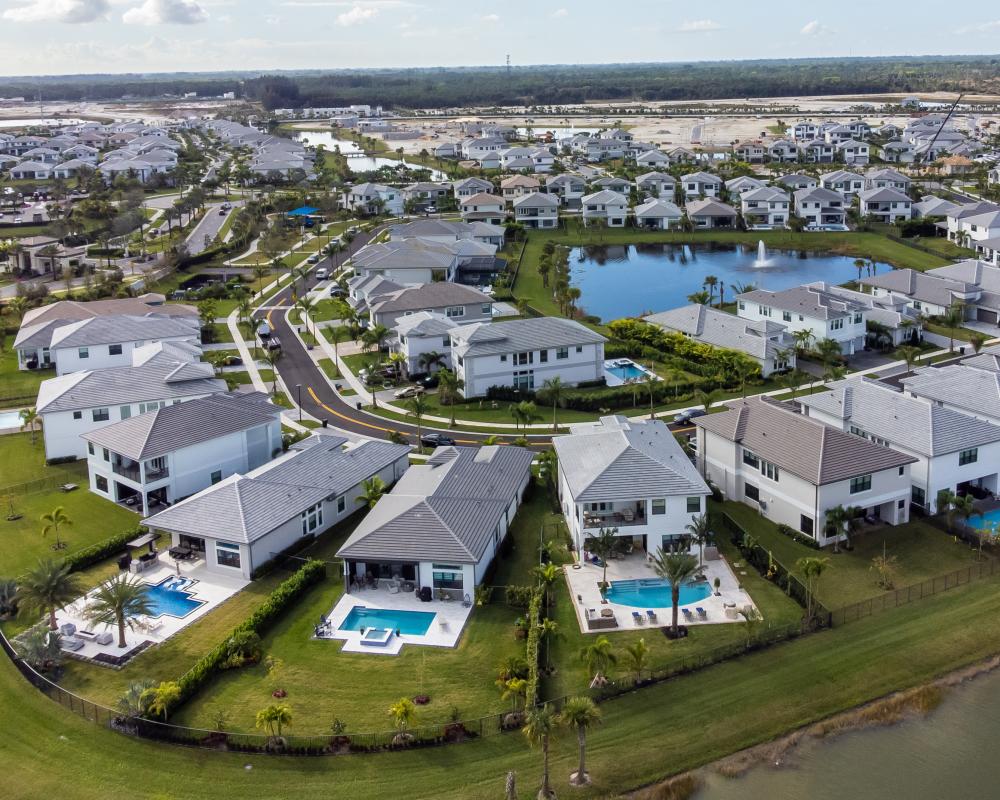 US Mortgage Rates Top 7% for First Time in 20 Months