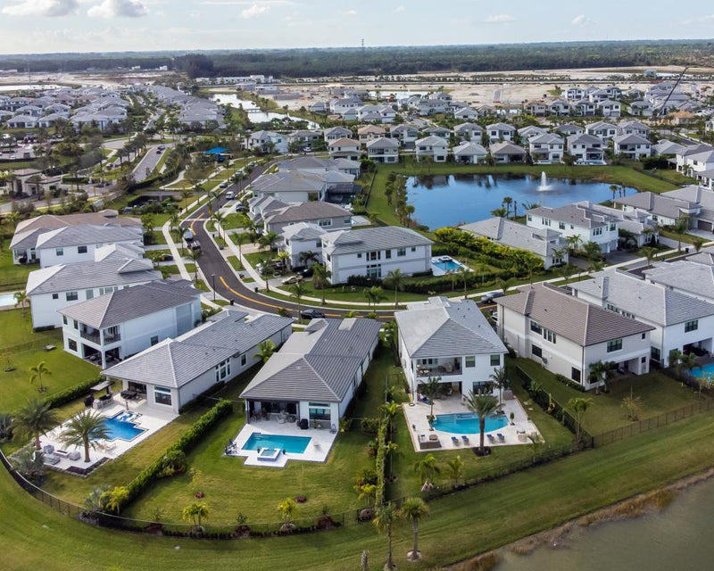 US Mortgage Rates Top 7% for First Time in 20 Months