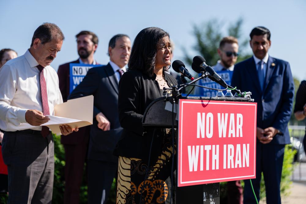 US House Passes War Powers Resolution to End Iran Conflict
