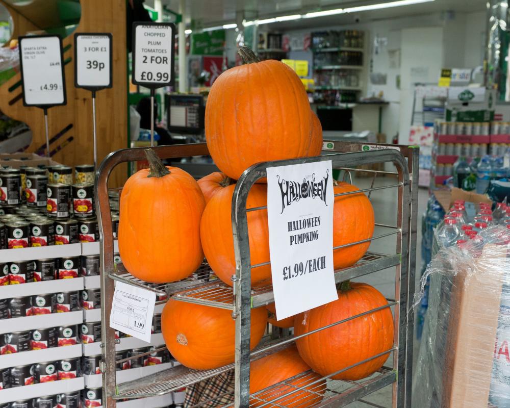 UK Grocery Price Inflation Rises Again: Shoppers Seek Deals