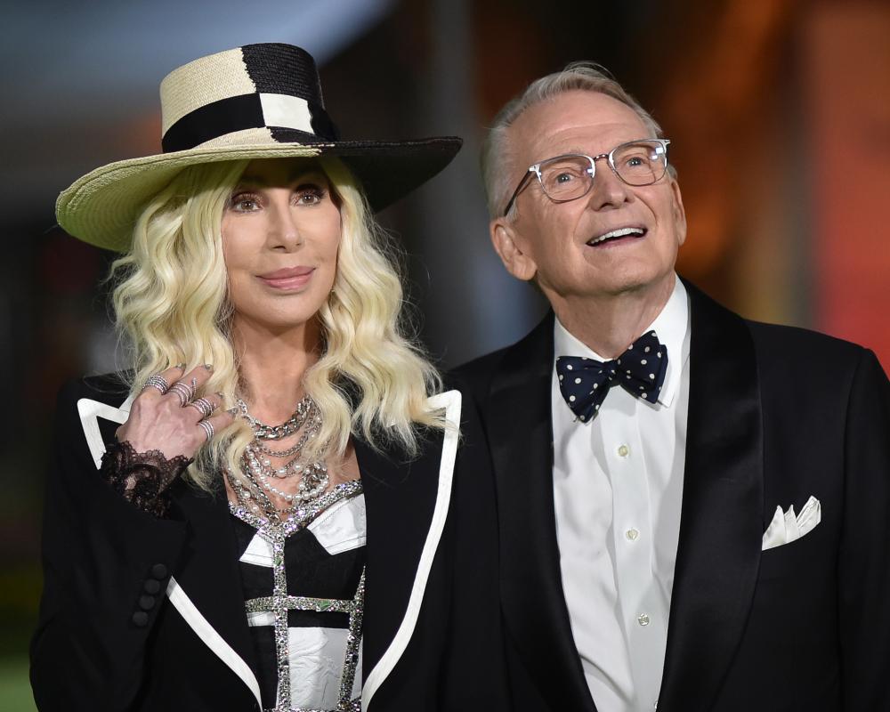 Bob Mackie, Iconic Costume Designer to Cher, Dies at 87
