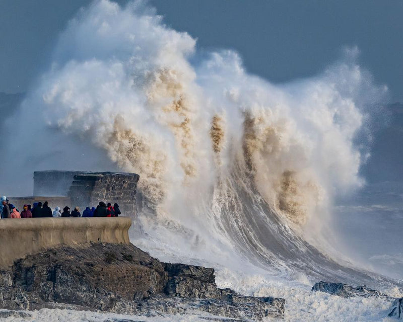Storm Austen to Hit Southern UK with 70mph Winds