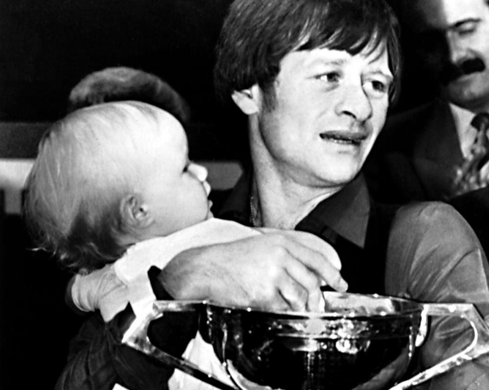Alex 'Hurricane' Higgins' 1982 Tears: A Tender Sporting Moment