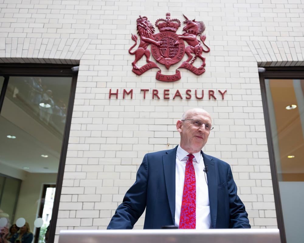 UK Borrowing Hits £24.5bn as Healey Faces Budget Pressure