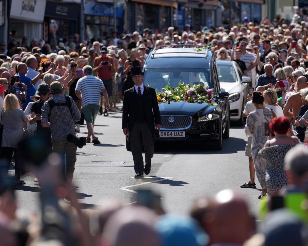 Bonnie Tyler Fans Pay Respects as Coffin Returns to Wales