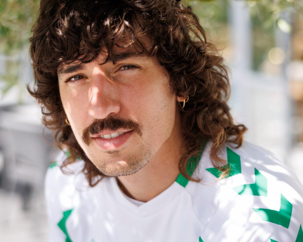 Héctor Bellerín on Leaving Arsenal: 'It Hurts' – Exclusive