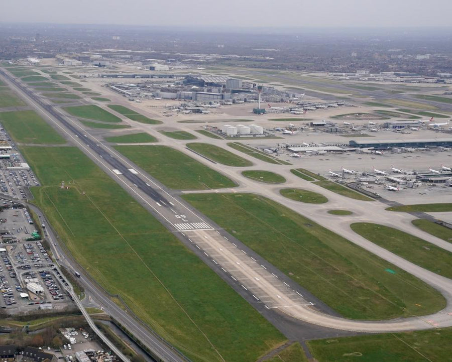 Heathrow Third Runway: Healey Backs Pro-Growth Case Amid Burnham