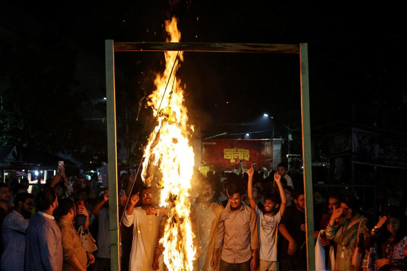 Bangladesh Exiled PM Vows Return Despite Execution Threat