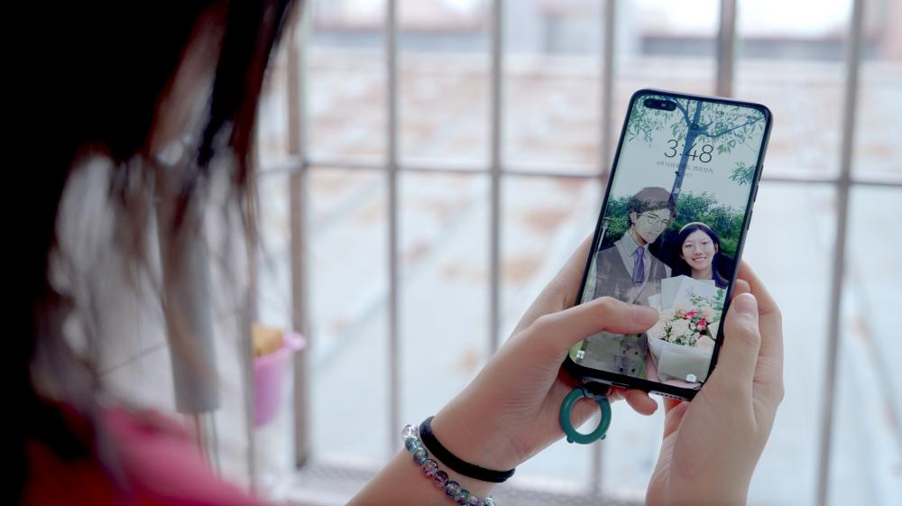 AI Boyfriends in China: Women Choosing Virtual Romance