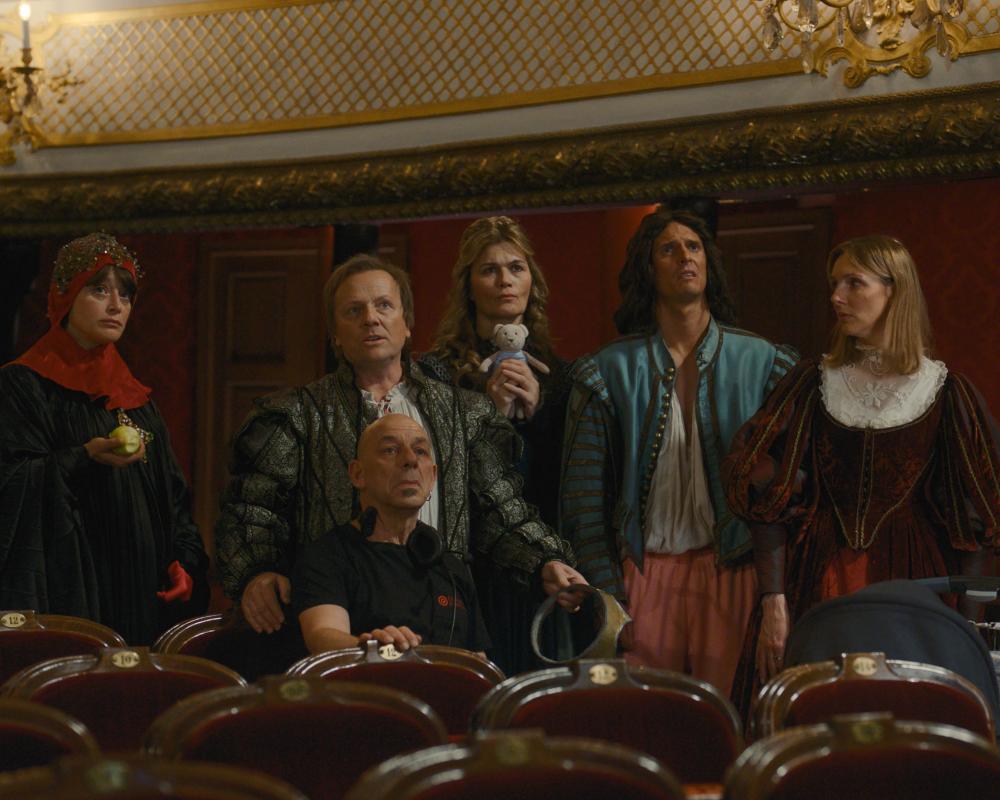 Comédie Française Review: Pre-Show Bedlam Fuels French Comedy