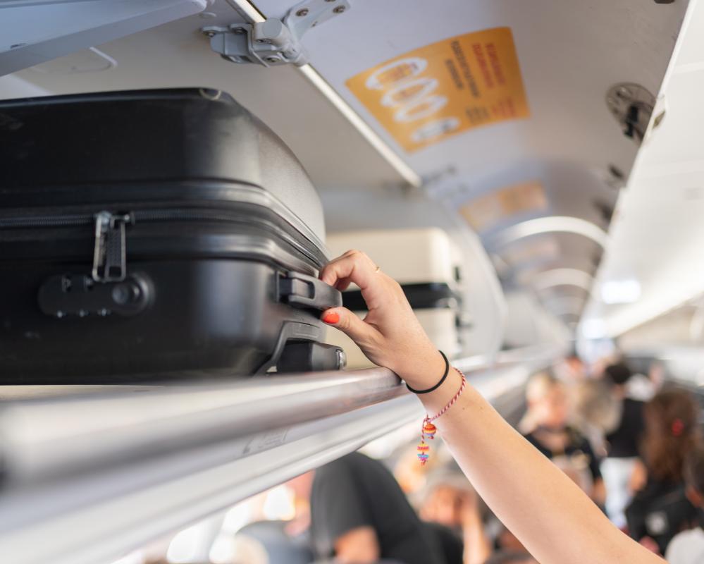 Jetstar Overhead Locker Fees: Are They Fair for Budget Travelers?