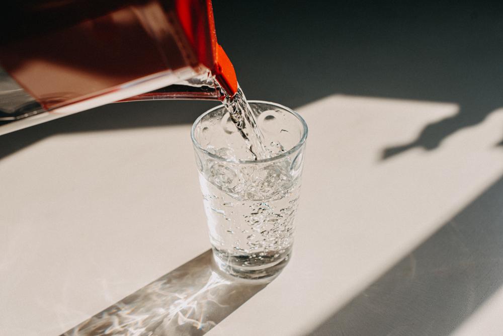 Do You Need to Filter US Tap Water? Safety Guide for Elderly
