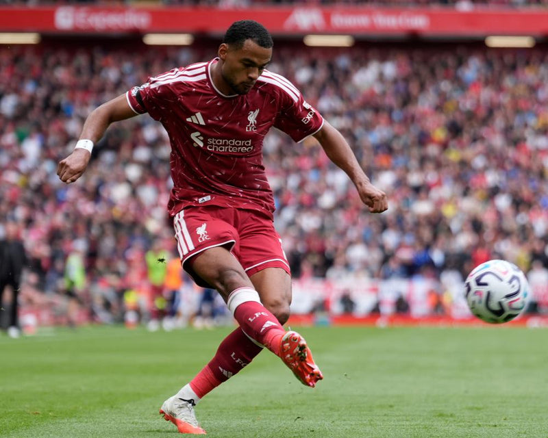 Football Transfer Deadline Day: Gakpo, Sarr, and More Live Updates