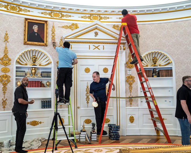 Trump Oval Office Replica: A Gold-Plated White House Experience in DC