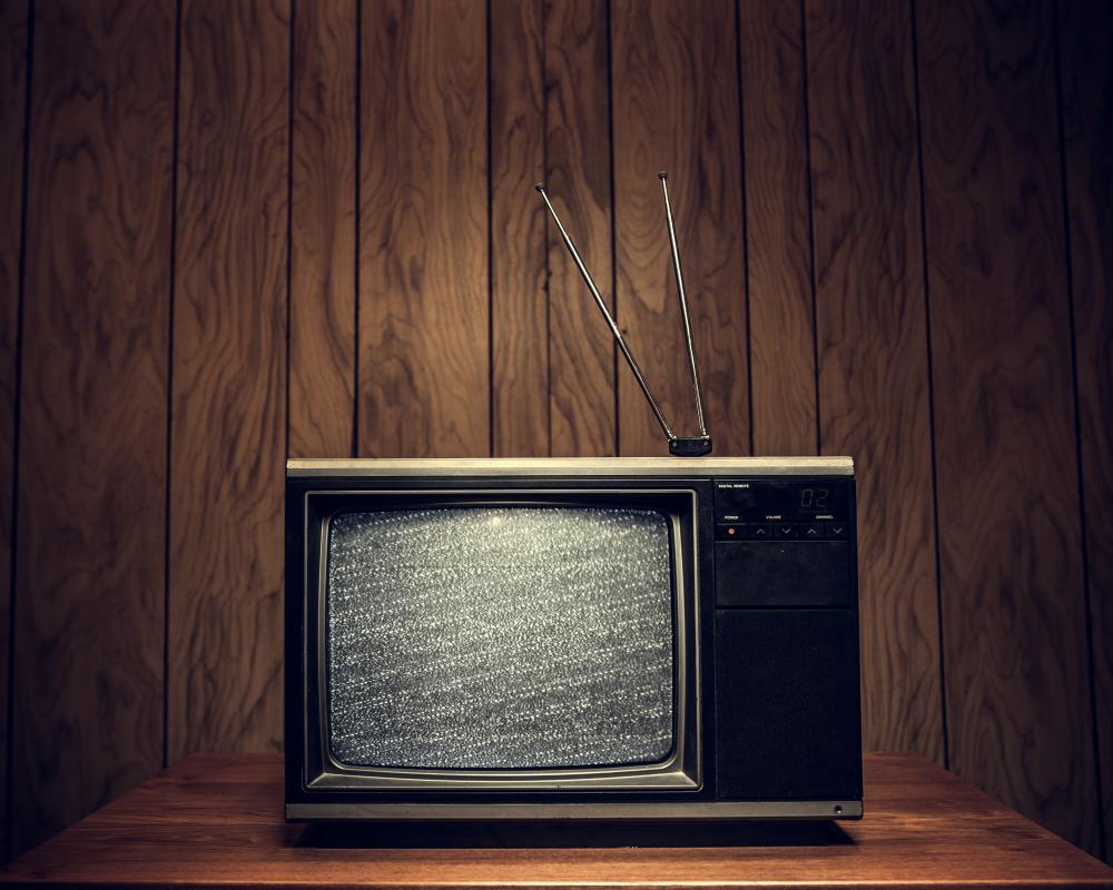Smart TV Slowdown: Why Viewers Are Choosing Older Models