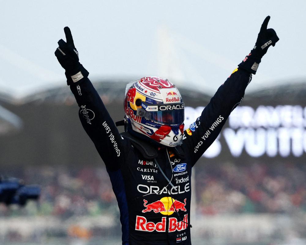Max Verstappen Wins Chaotic F1 Bahrain GP in Malaysia