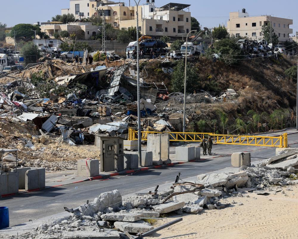 Israeli Soldiers Raze Hebron Neighborhood, Displacing 1,500
