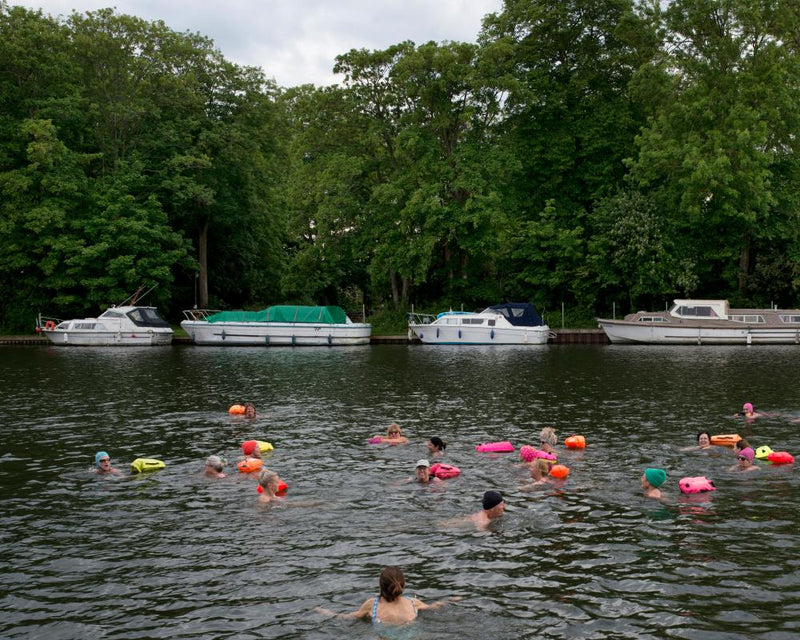 Toxic Algae at Thames Bathing Site: Swimmers Warned to Stay