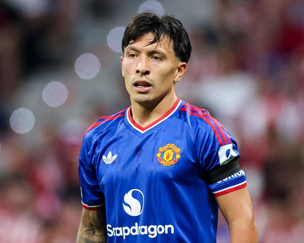 Martínez Exposes Manchester United Turmoil in Public Outburst