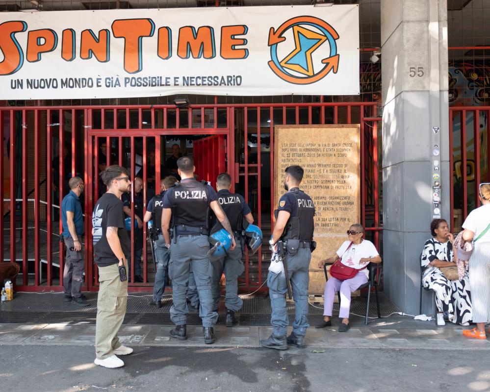 Rome Heatwave Housing Crisis: Meloni Crackdown on Squats