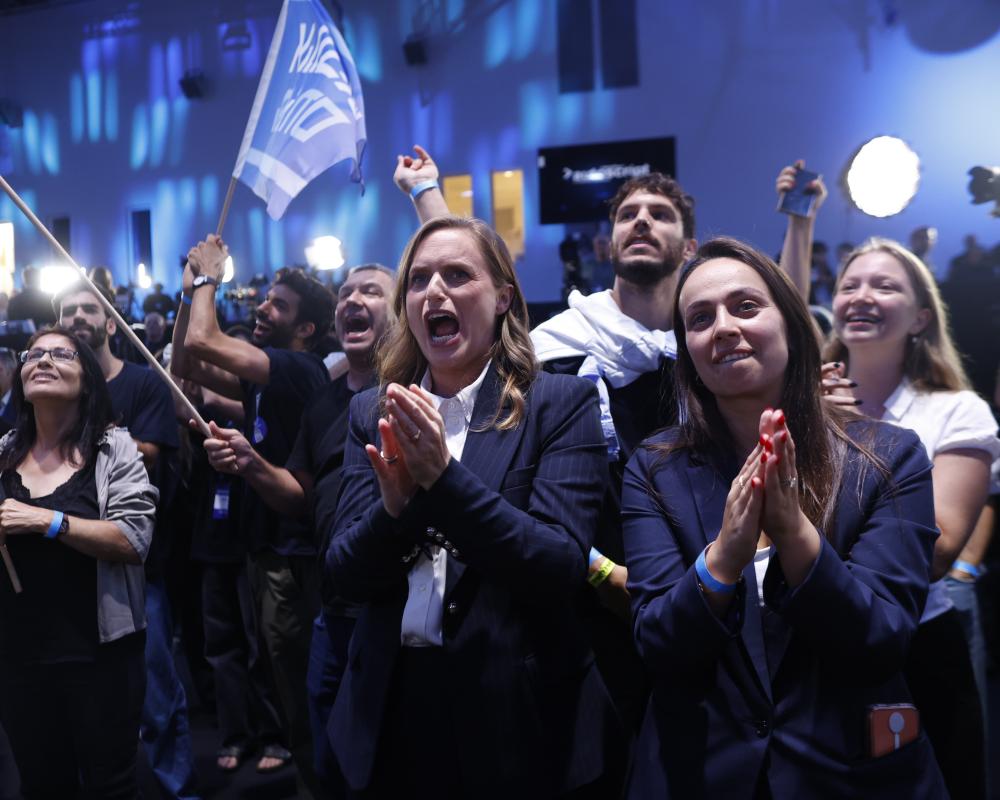 Israel Election Exit Polls Show Netanyahu Bloc Trailing in Tight Race