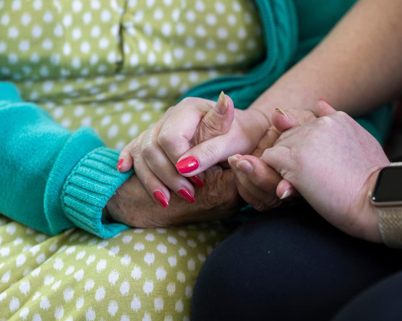 UK Unpaid Carers Crisis: 1,500 Britons Quit Jobs Daily