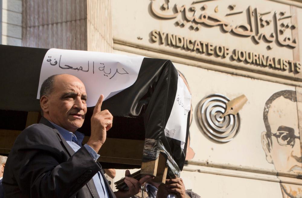 Egyptian Journalists Protest Detention of Six Colleagues