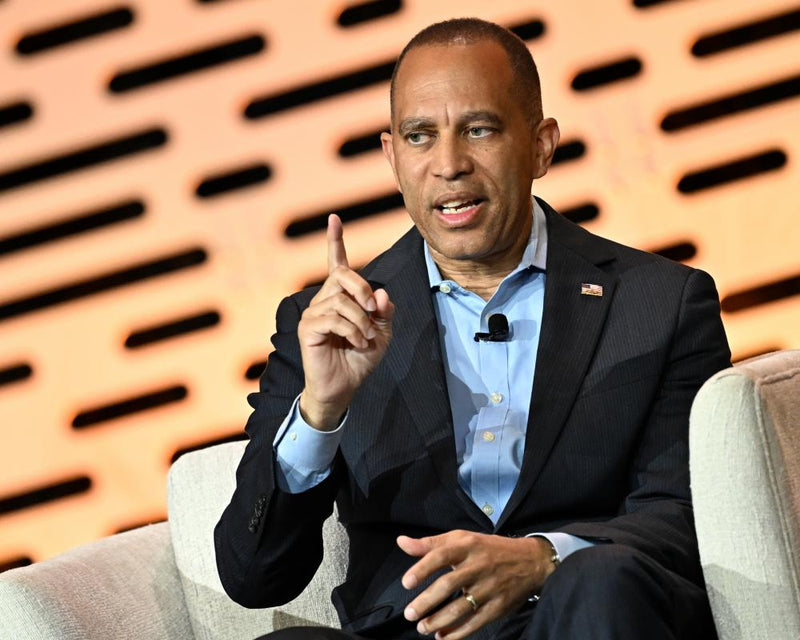 Jeffries-Kushner Meeting Sparks Democratic Backlash Ahead of Midterms