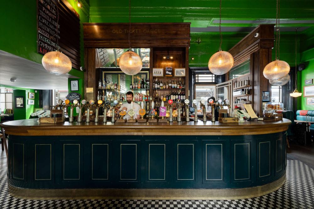 10 Best Railway Station Pubs in the UK for Delays and Drinks