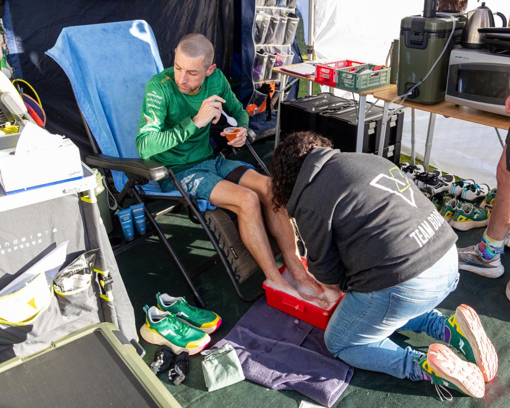 Ultrarunner Phil Gore's Leg Infection: 500ml of Pus Drained
