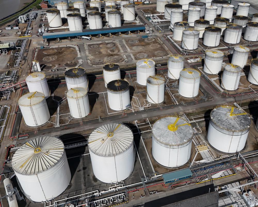 Oil Prices Surpass $100 as Iran Conflict Escalates