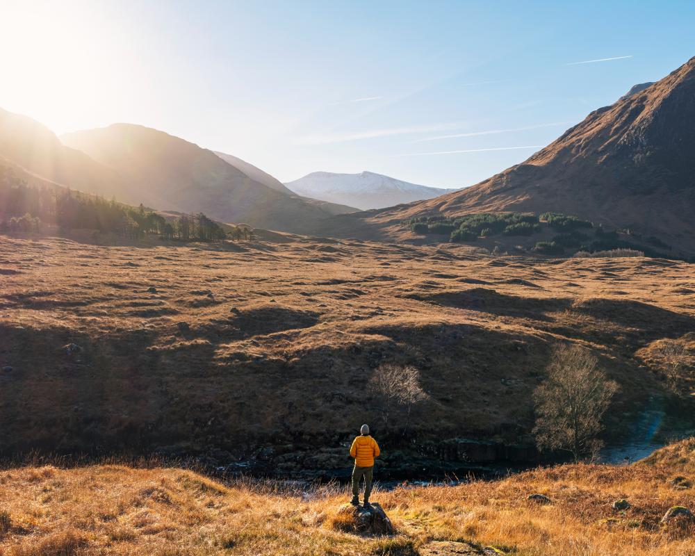 Scotland Wild Escapes: Off-Grid Adventures in Mountains and Lochs