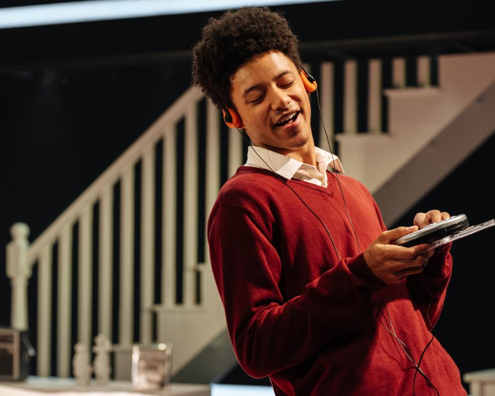 Ilford Boy Review: Barbra Streisand Inspires Teen in Family Drama