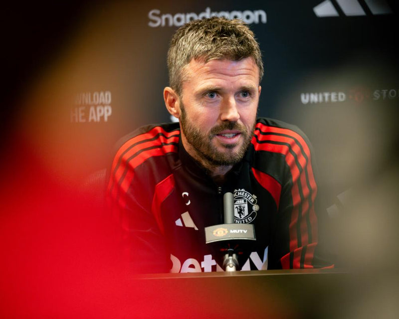 Carrick Calm Amid Martinez Storm at Manchester United