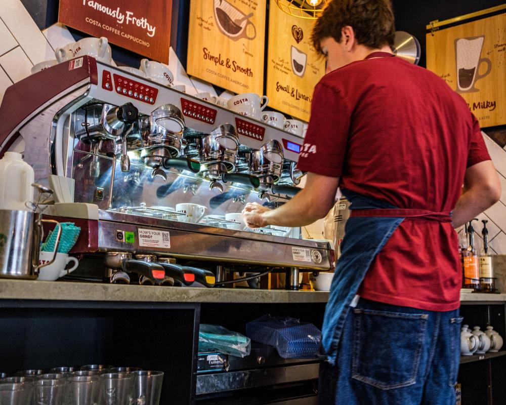 UK High Street Bosses Urge Chancellor to Cut Youth Employment Costs