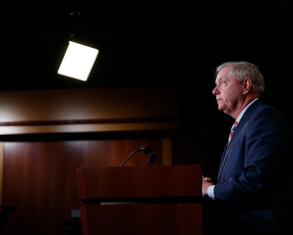 Trump to Deliver Tribute at Lindsey Graham Funeral Amid Iran
