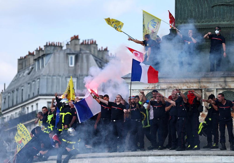 France Debt Crisis: Protests vs Fiscal Restraint Dilemma