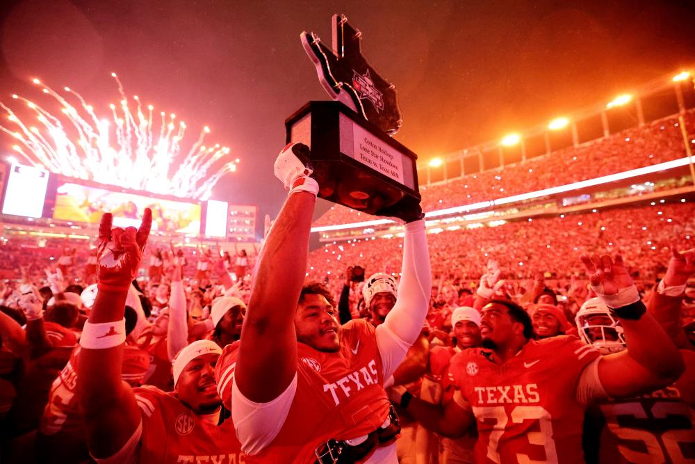 College Football Chaos: Why the Sport Is Booming Yet Confusing