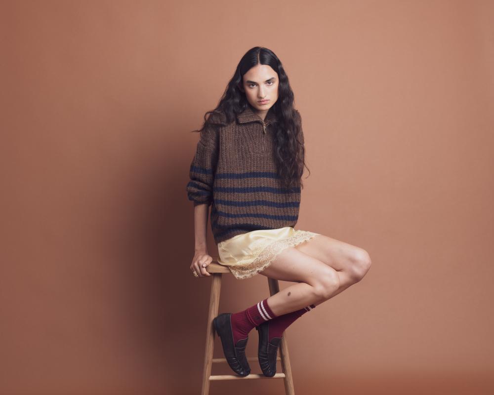 Little Skirt and Chunky Jumper: The Ultimate Fashion Balancing Act