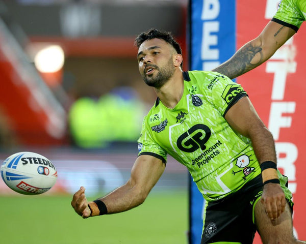 Wigan Rugby Victory Over Leigh: Super League Title Charge Boosted
