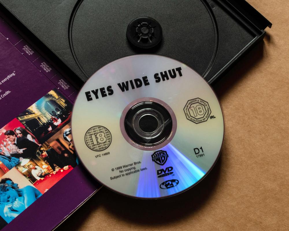 Low-Tech Music and Movies: Why People Are Embracing Analog
