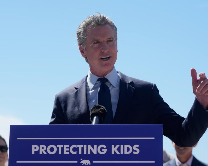 Gavin Newsom Signs Bill Protecting Children's Social Media Use