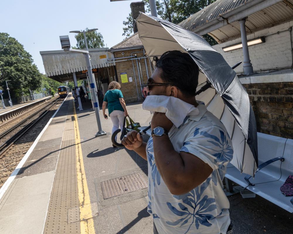 England Heat Deaths Surge: Record Summer Predicted