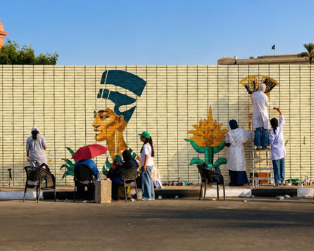 Cairo Mural of Tutankhamun and Nefertiti Sparks Fierce Debate