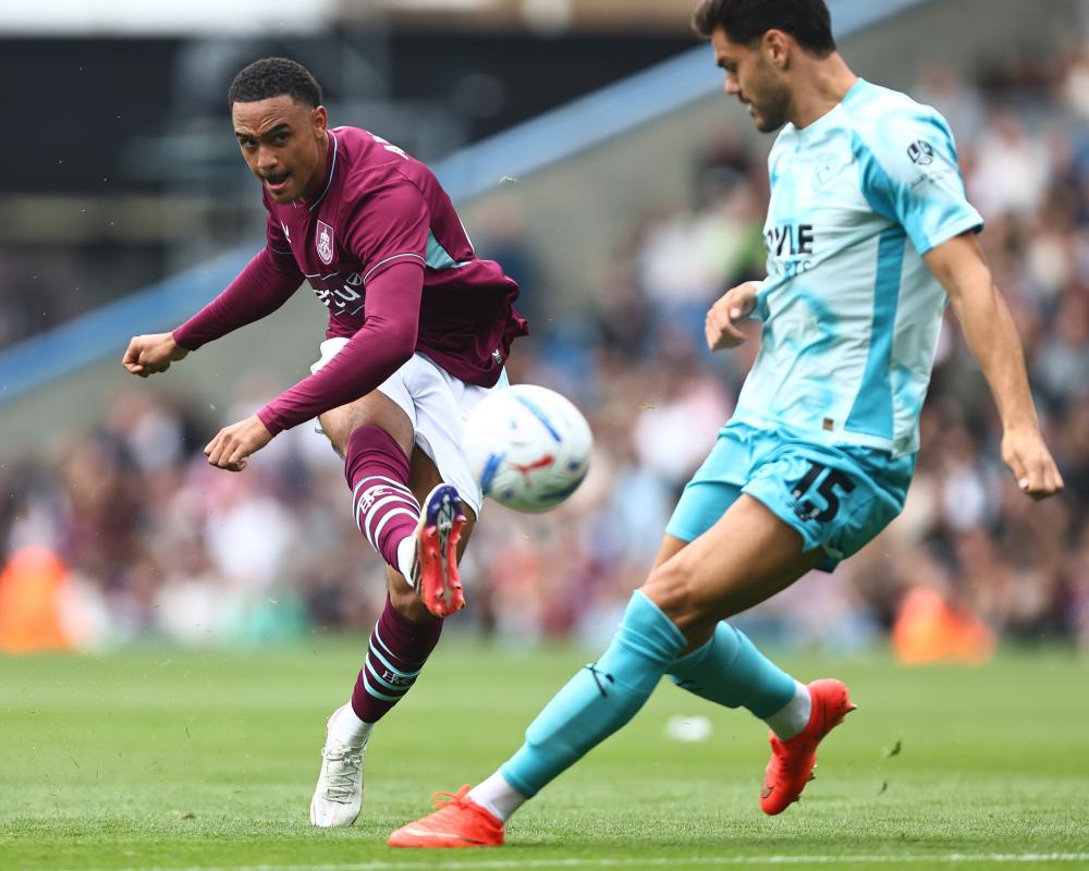 Burnley vs West Ham Championship Clash: Live Match Analysis