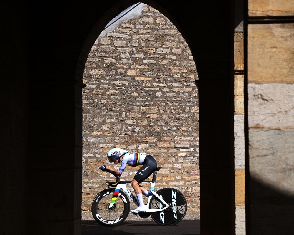 Tour de France Femmes: Reusser Wins Time Trial to Take Yellow