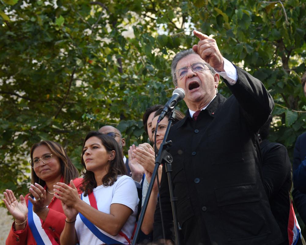 Mélenchon's Russia Blind Spot Threatens Young French Voter Support